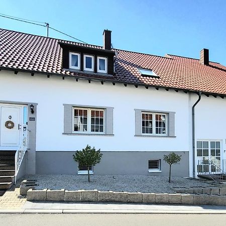 Schicke Komfortwohnung Zum Wohlfuehlen Merchweiler 外观 照片